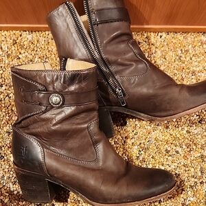 Frye Brown Ankle Boots with Western Design and Chunky Heel